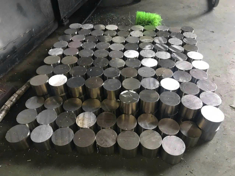 Gia công trục inox tròn đặc